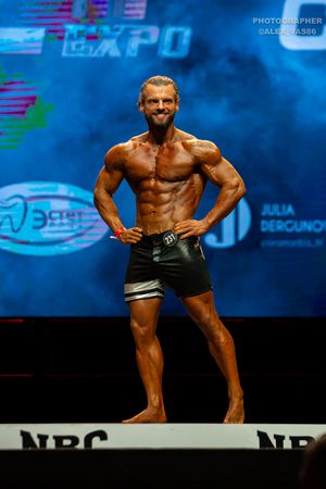 MEN'S PHYSIQUE 174